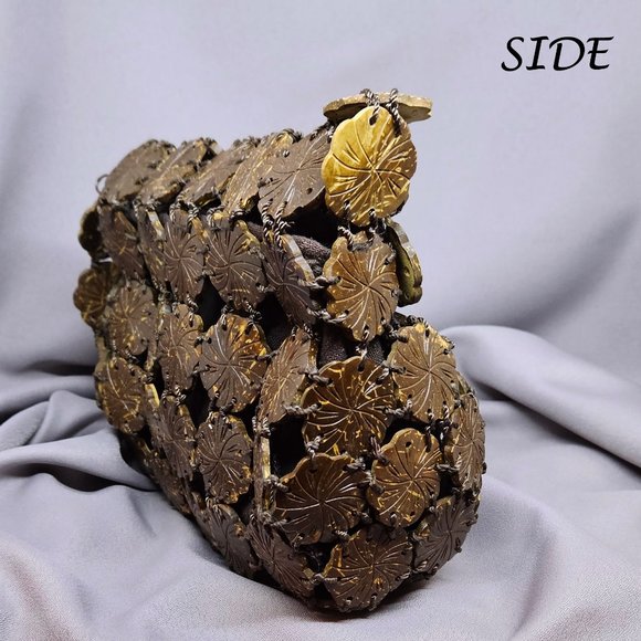 Small Coconut Shell Handbag Vintage (90s) - purchased in Hawaii - 8"Lx4"W - Picture 3 of 11